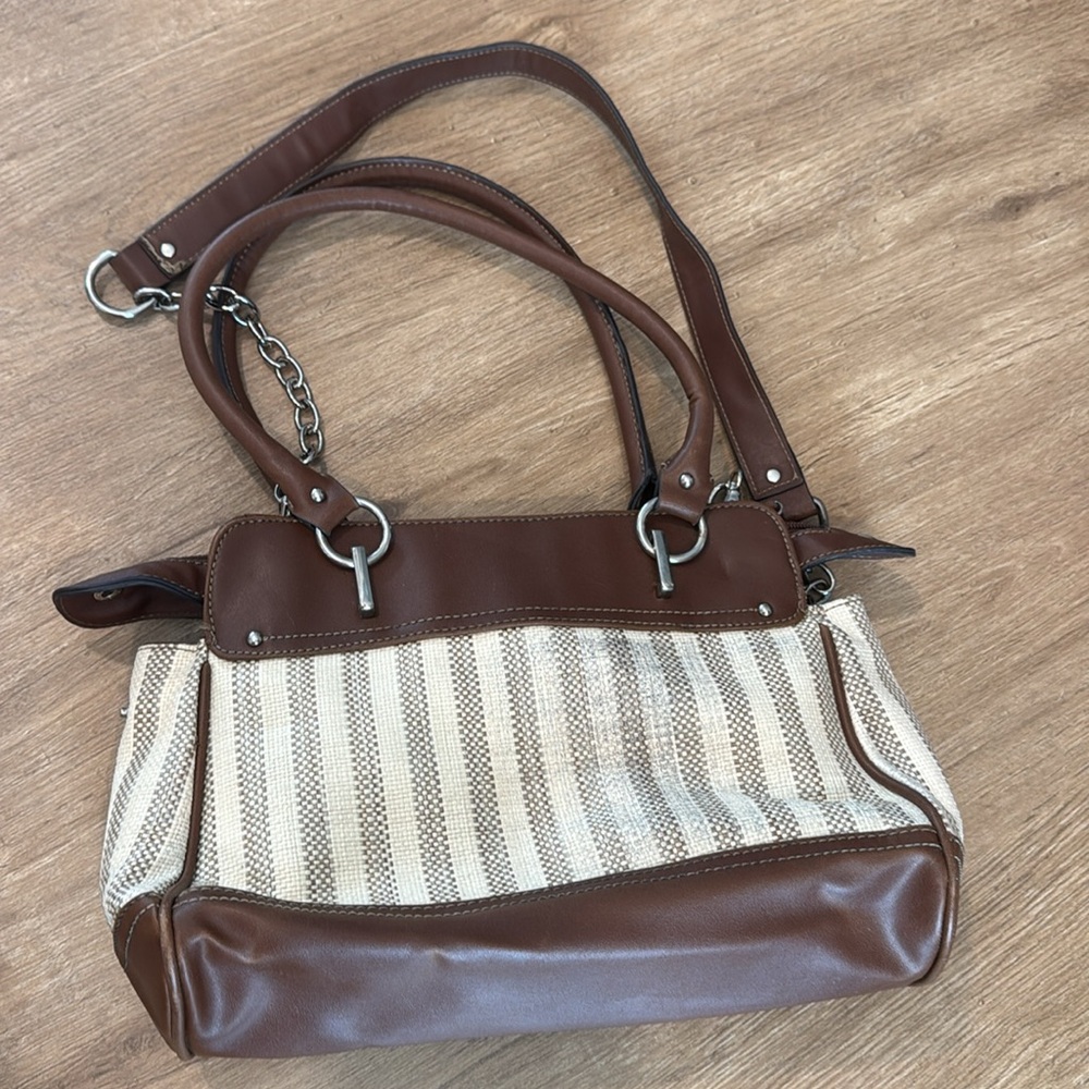 Chaps Woven Stripe Women’s Handbag Purse 3 Compartments Zipper & Snap Close Cute - Picture 5 of 16